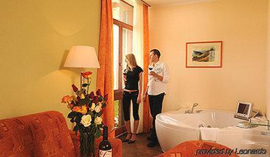 Aquarell Hotel 4*