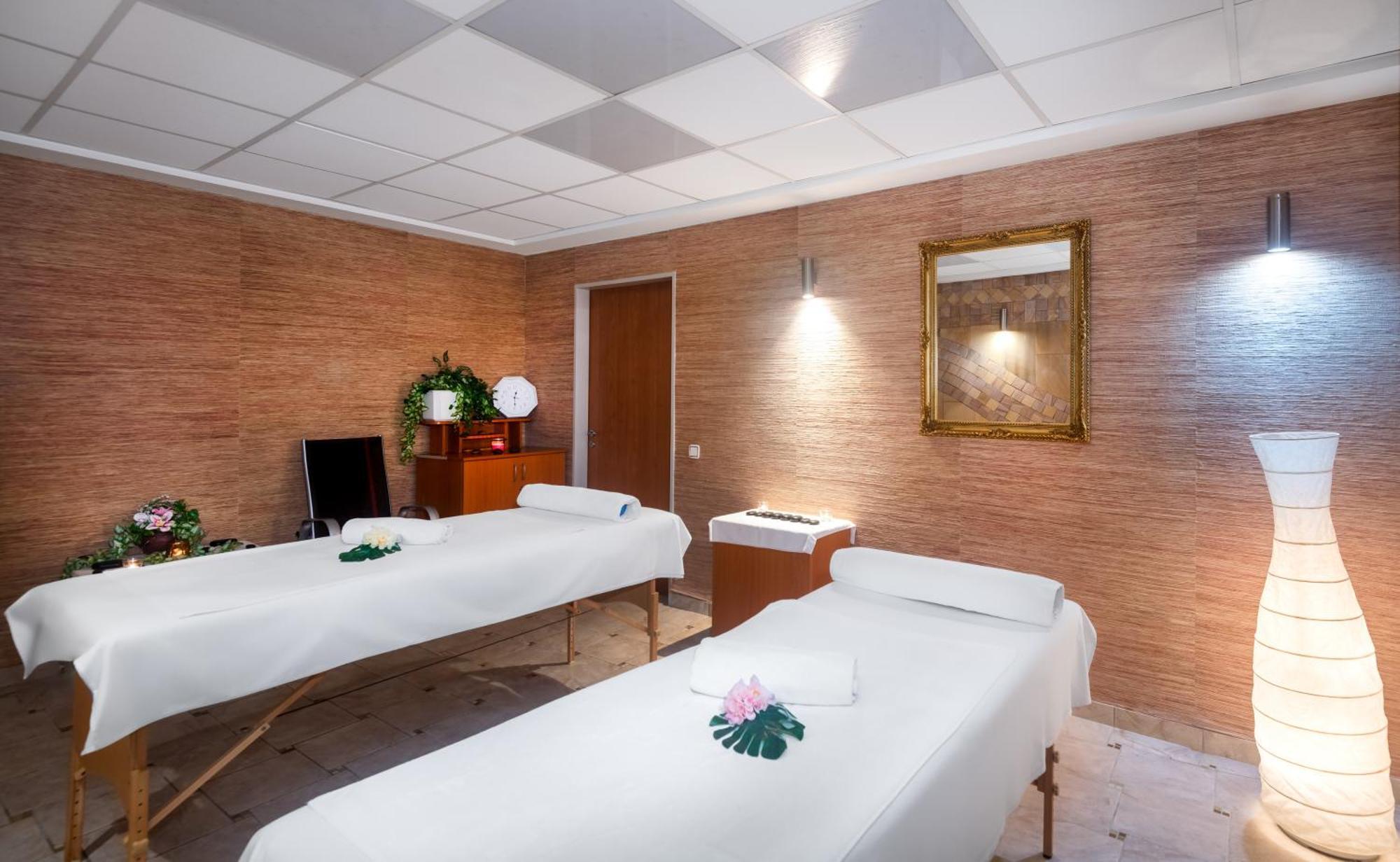 Aquarell Hotel Cegled